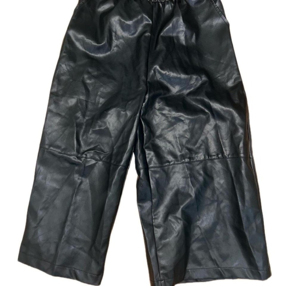 Black faux leather wide leg crop pants with elastic waistband size small